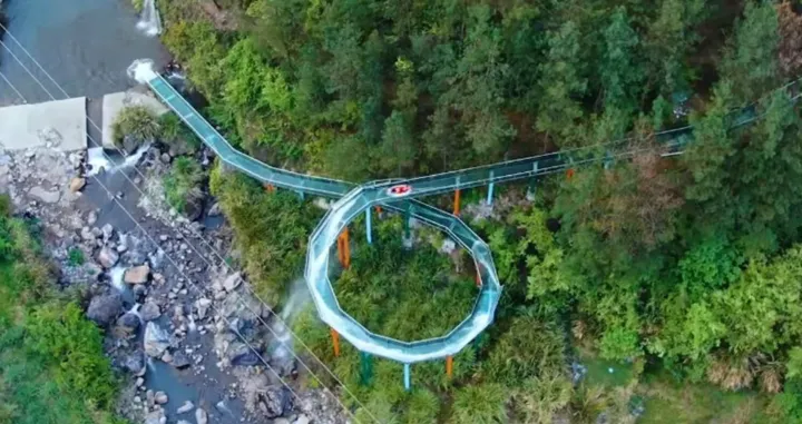 Najduži stakleni most na svijetu nalazi se u Kini/Youtube/@guinnessworldrecords