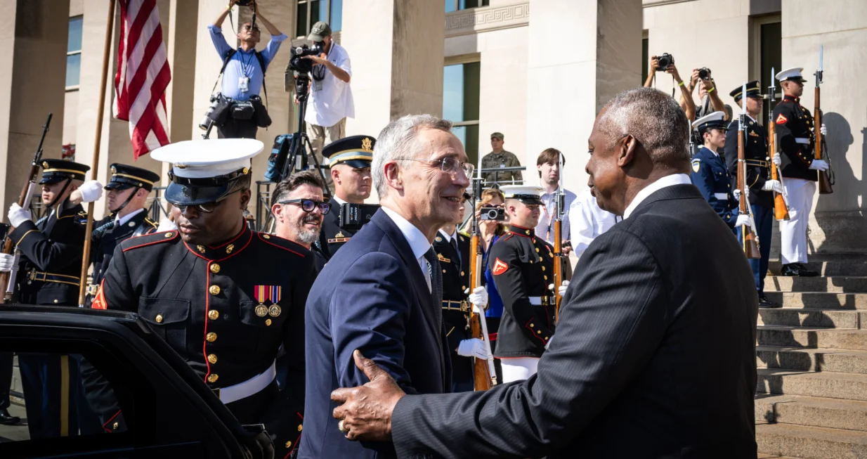 Jens Stoltenberg Lloyd Austin/