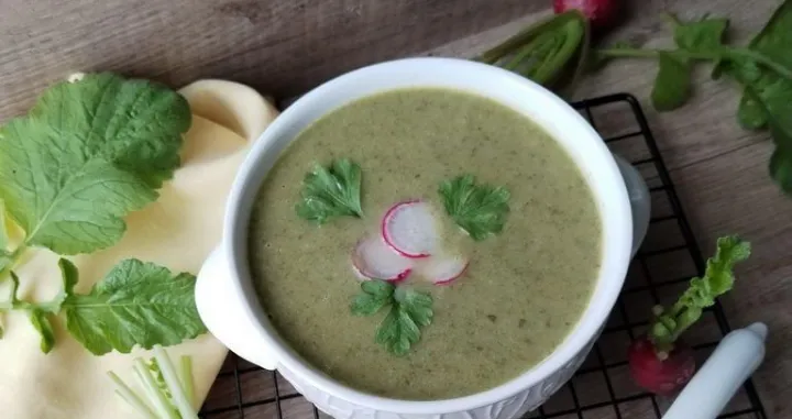 Potaz od mladog krompira i listova rotkvice/