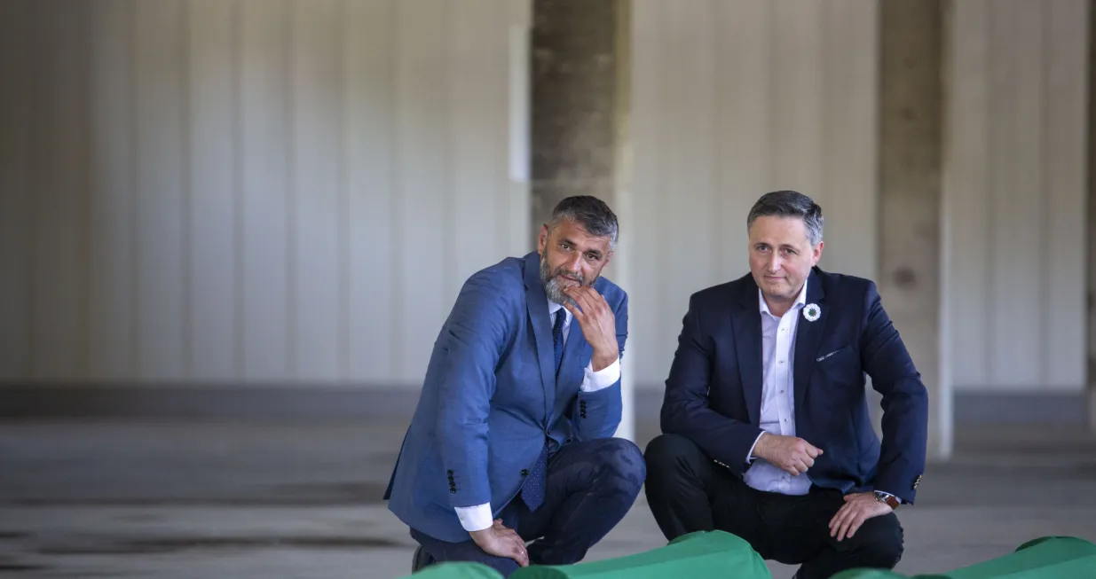 Denis Bećirović i Emir Suljagić, odavanje počasti u Potočarima, genocid u Srebrenici/Damir Deljo/