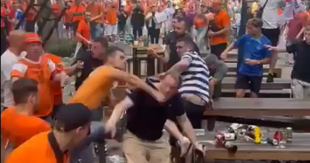 Sukob navijača Engleske