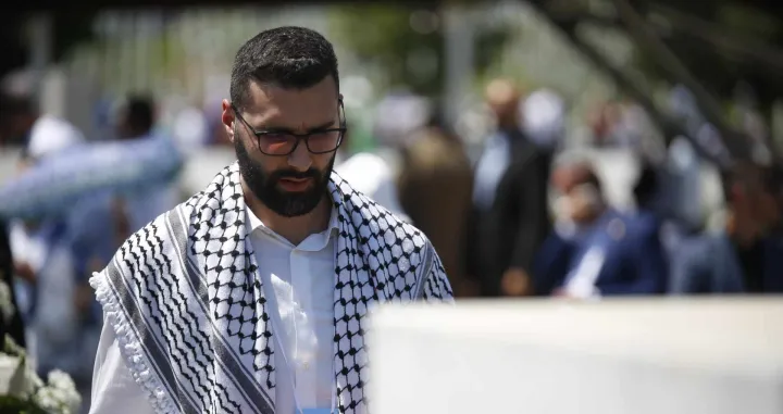 Motaz Azaiza u Potočarima/