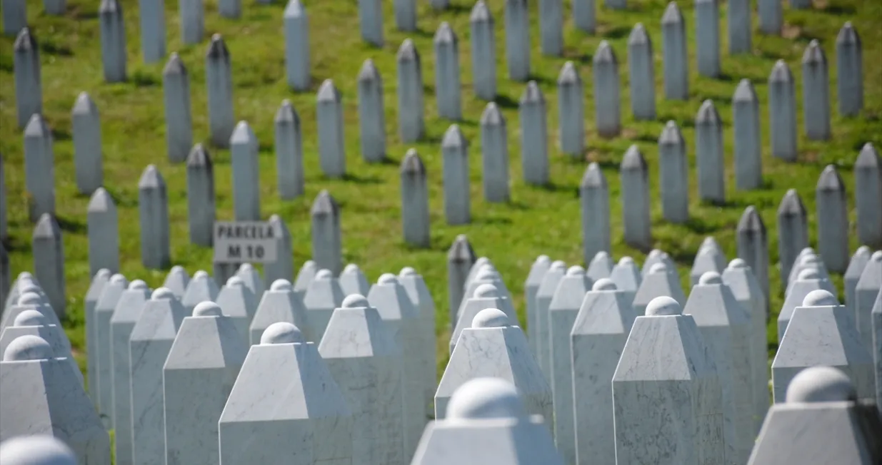 Mezarje, Potočari, bijeli ni&scaron;ani, Memorijalni centar Srebrenica-Potočari, Srebrenica, genocid/Anadolija/