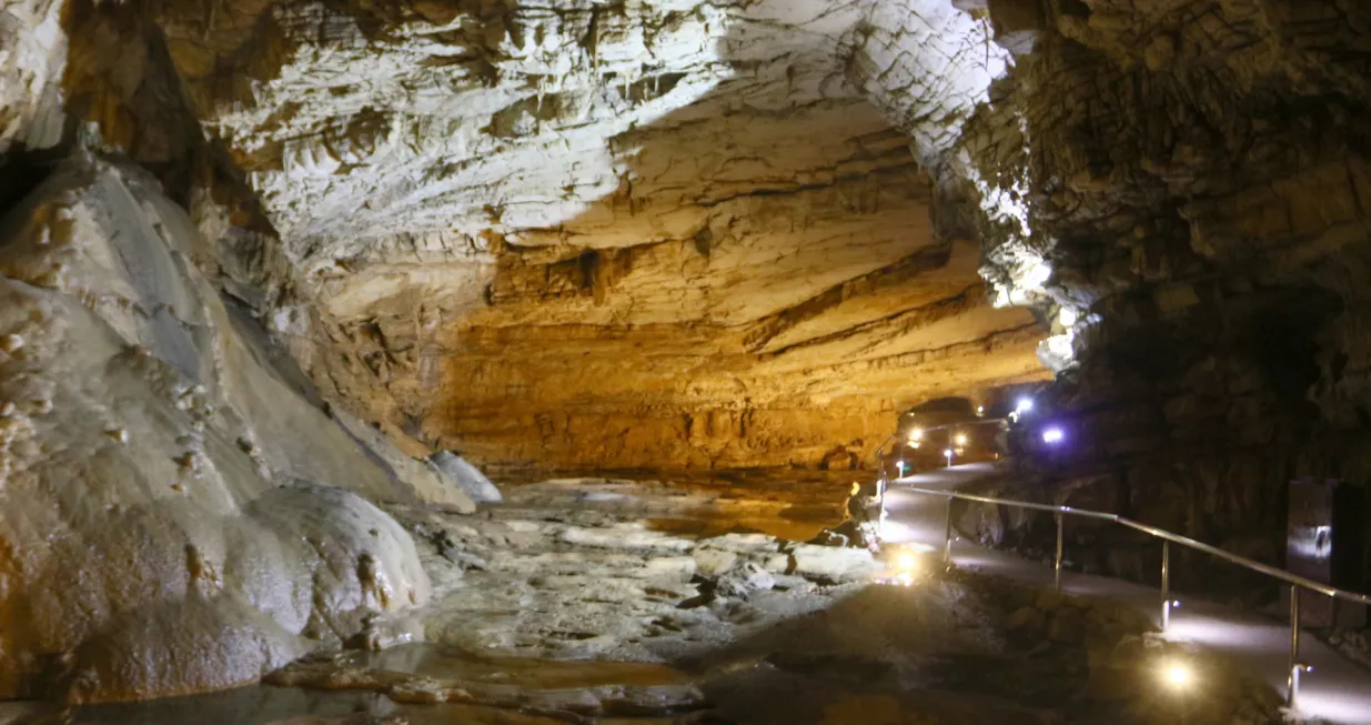 Prva prostrana dvorana u špilji Vjetrenica/Muhamed Tunović