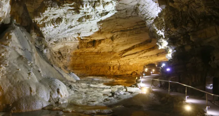 Prva prostrana dvorana u špilji Vjetrenica/Muhamed Tunović