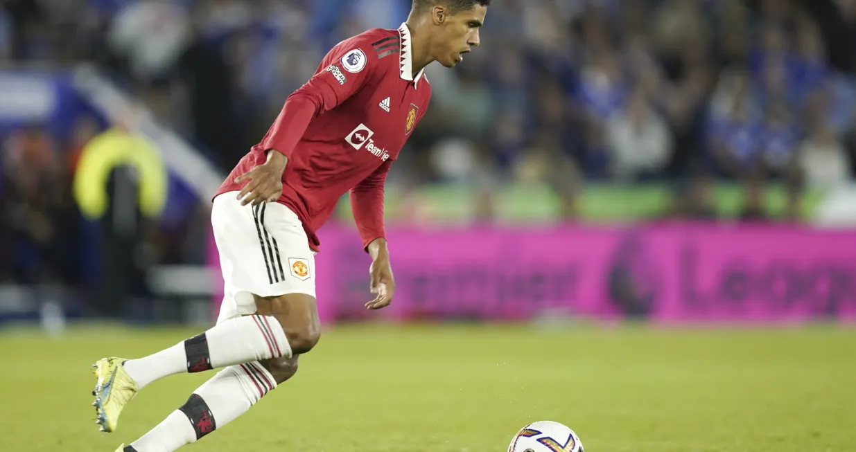 epa10153379 Raphael Varane of Manchester United in action during the English Premier League soccer match between Leicester City and Manchester United in Leicester, Britain, 01 September 2022. EPA/TIM KEETON EDITORIAL USE ONLY. No use with unauthorized audio, video, data, fixture lists, club/league logos or 'live' services. Online in-match use limited to 120 images, no video emulation. No use in betting, games or single club/league/player publications