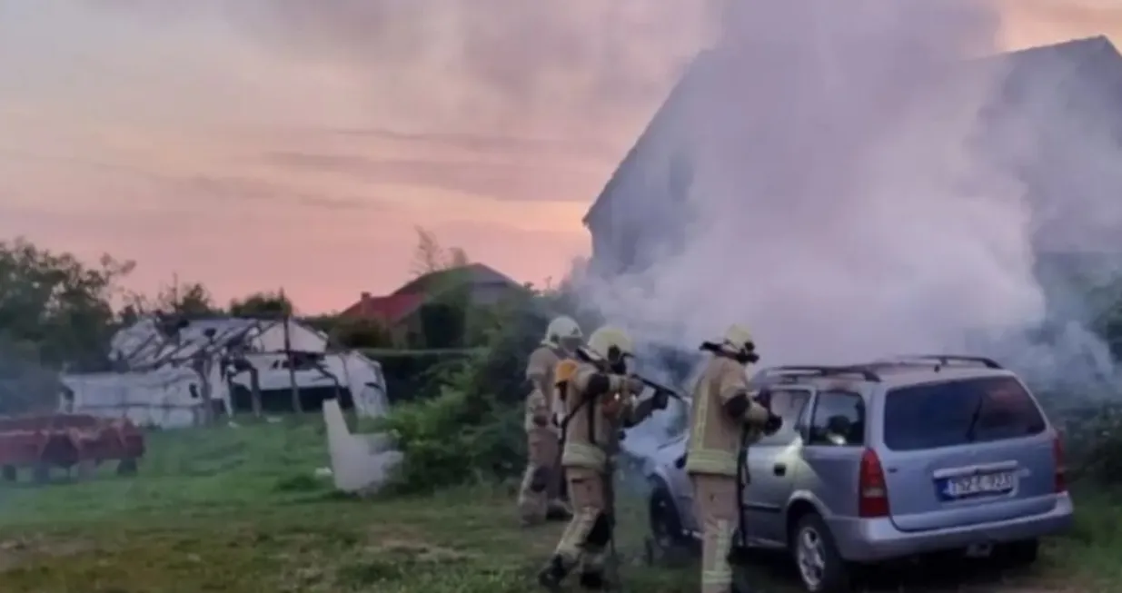 Izazvao nesreću, pa zapalio automobil/Vatrogasci Prijedor/