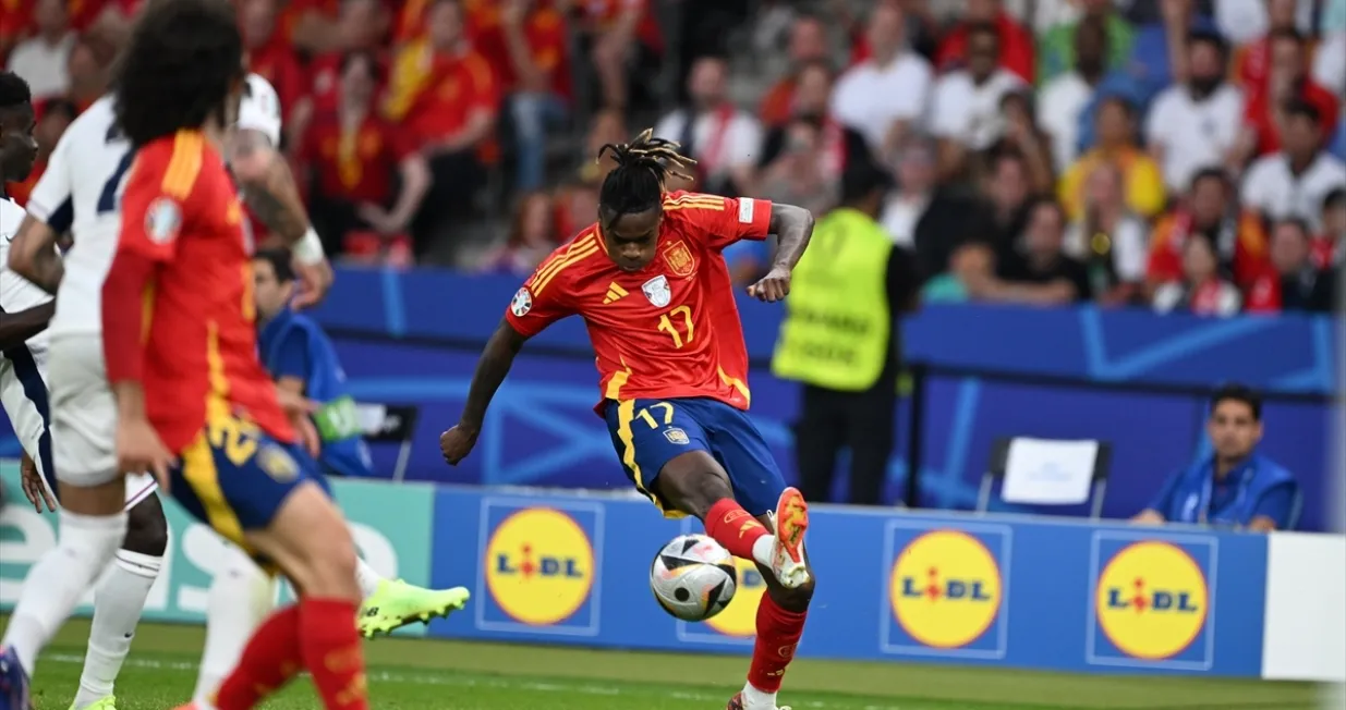 Španija - EngleskaNico Williams