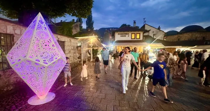 Ukras je sklonjen/ Facebook/