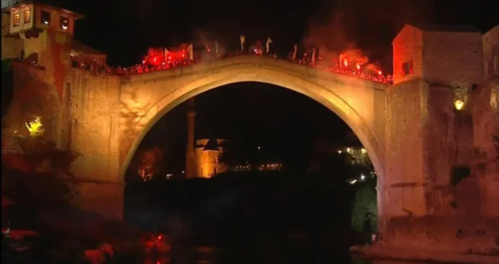 Završena manifestacija u Mostaru: Neka vječno živi Stari most, neka vječno u nama živi ideja mira i zajedničkog života/