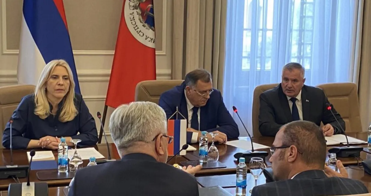 Sastanak vladajućih u RS, Dodik, Cvijanović, Višković, Čubrilović s leđa/