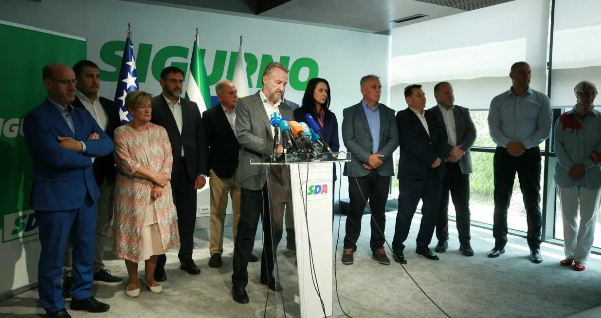 Predsjedništvo SDA, sjednica, Bakir Izetbegović/Damir Deljo/