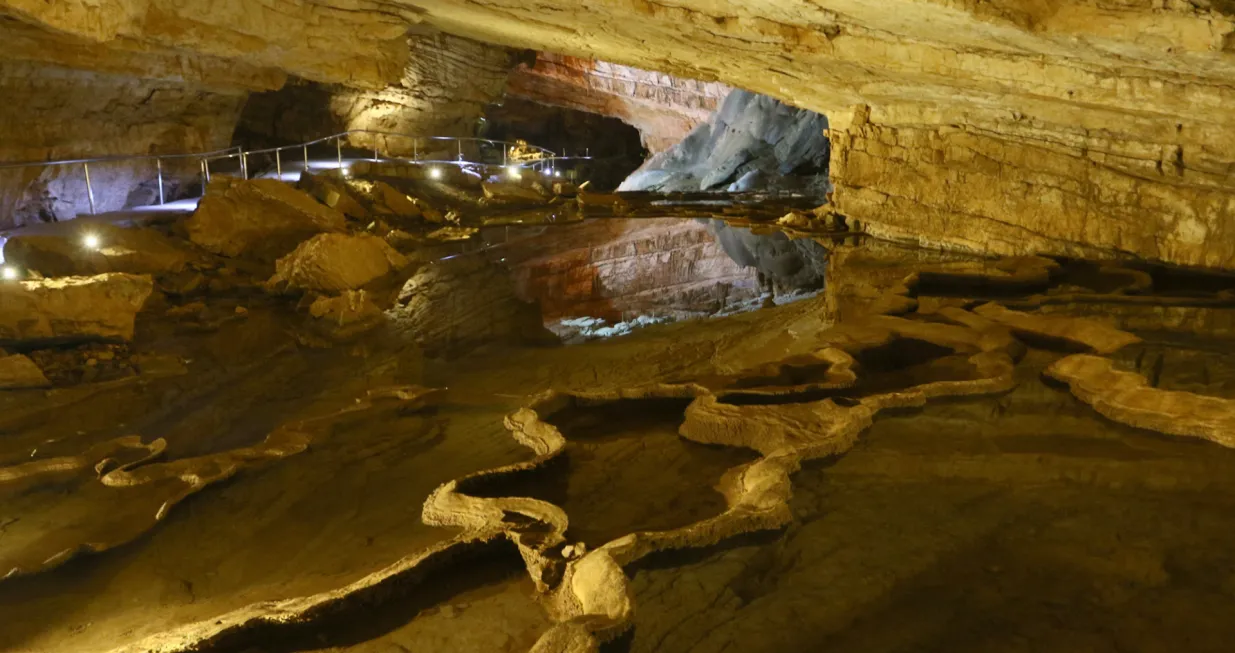 Donja Vjetrenica u kojoj živi čovječija ribica/Muhamed Tunović