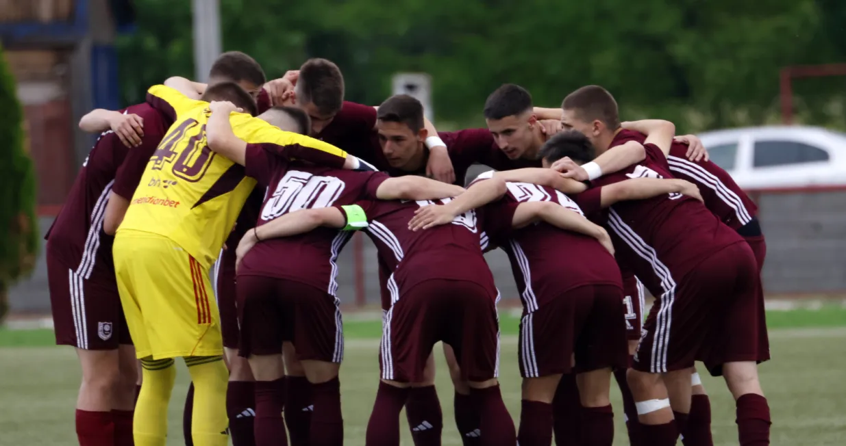 Juniori FK Sarajevo Faris Mehić Elnes Alajmović Sergej IgnatkovSeid Pramenković Harun Pločo Bakir Nurković Faruk Bezdrob Nidal Čelik Bakir Koso Sergej Popović Vlado Bošnjak 