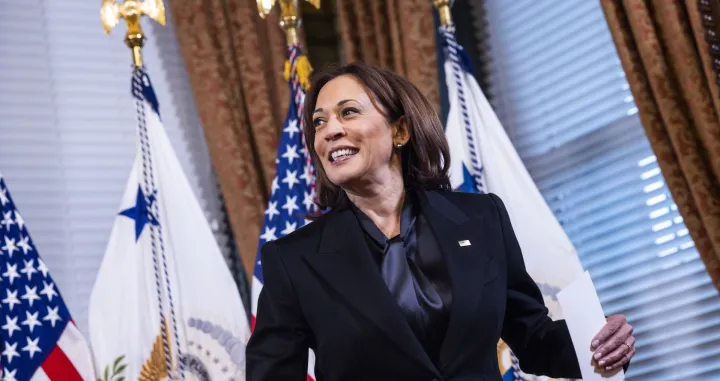 epa10375154 US Vice President Kamala Harris prepares to swear in Sandra Thompson (not pictured) as Director of the Federal Housing Agency in the Eisenhower Executive Office Building in Washington, DC, USA, 20 December 2022. EPA/JIM LO SCALZO/POOL/Jim Lo Scalzo/Pool