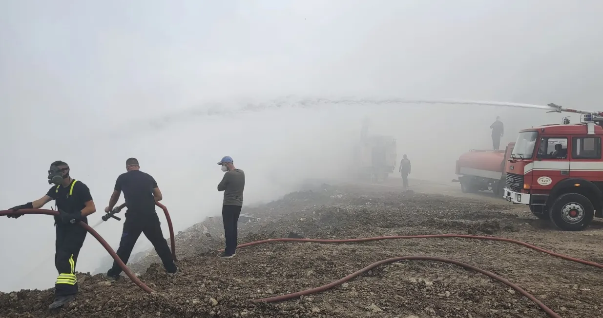 Požar na deponiji Stanovi u Kladnju/Dvd Kladanj