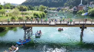 Prolazak regate kroz Bosansku Otoku/