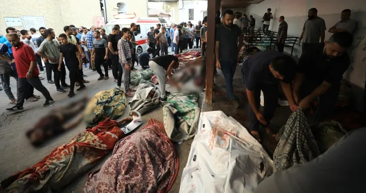 Najmanje 100 Palestinaca je ubijeno, a vi&scaron;e je ranjeno u zračnom napadu kojeg su izraelske snage izvele jutros na &scaron;kolu u kojoj su smje&scaron;teni raseljeni stanovnici u Gazi/Anadolija