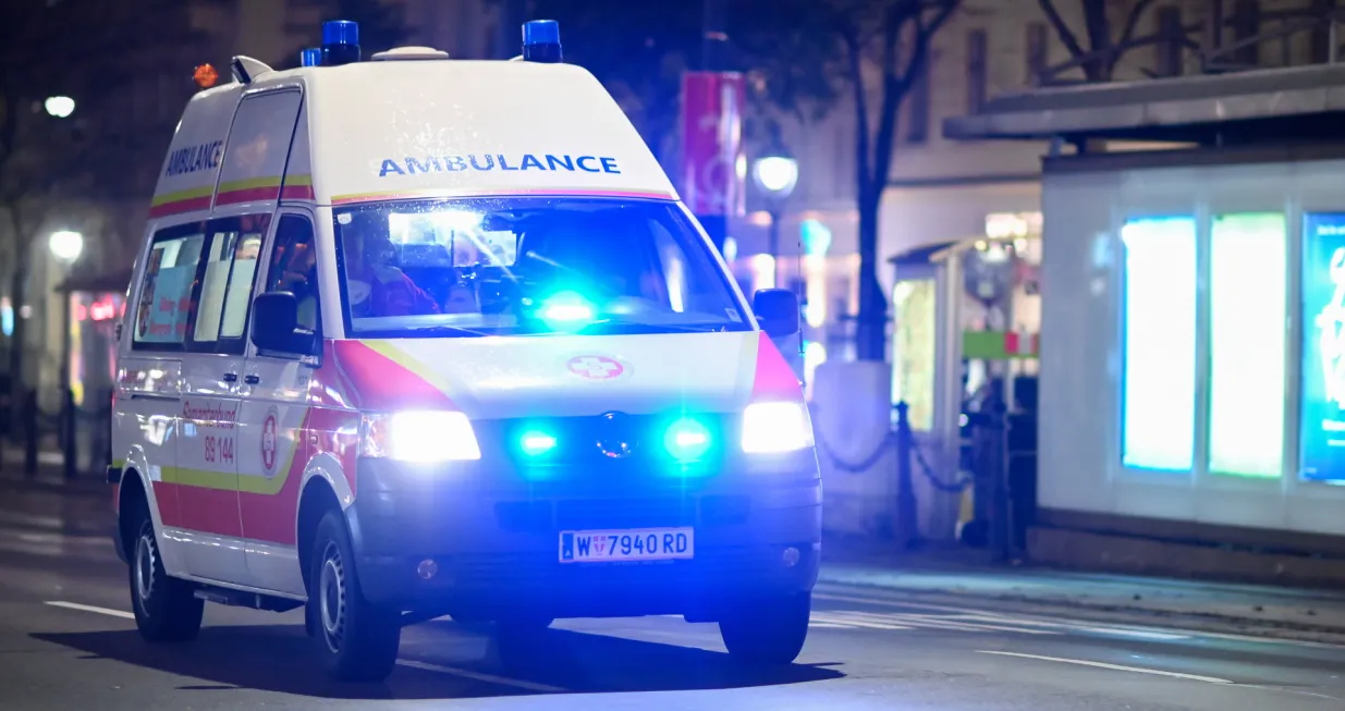 epa08794207 An Ambulance arrives after a shooting near the Stadttempel' synagogue in Vienna, Austria, 02 November 2020. According to recent reports, at least one person is reported to have died and many are injured in what officials treat as a terror attack. EPA/CHRISTIAN BRUNA/Christian Bruna