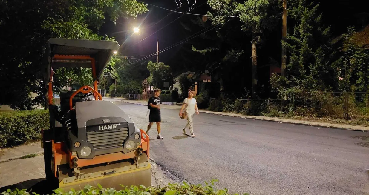 Asfaltiranje, postavljanje horizontalne signalizacije, ulica Safeta Hadžića/Damir Deljo/