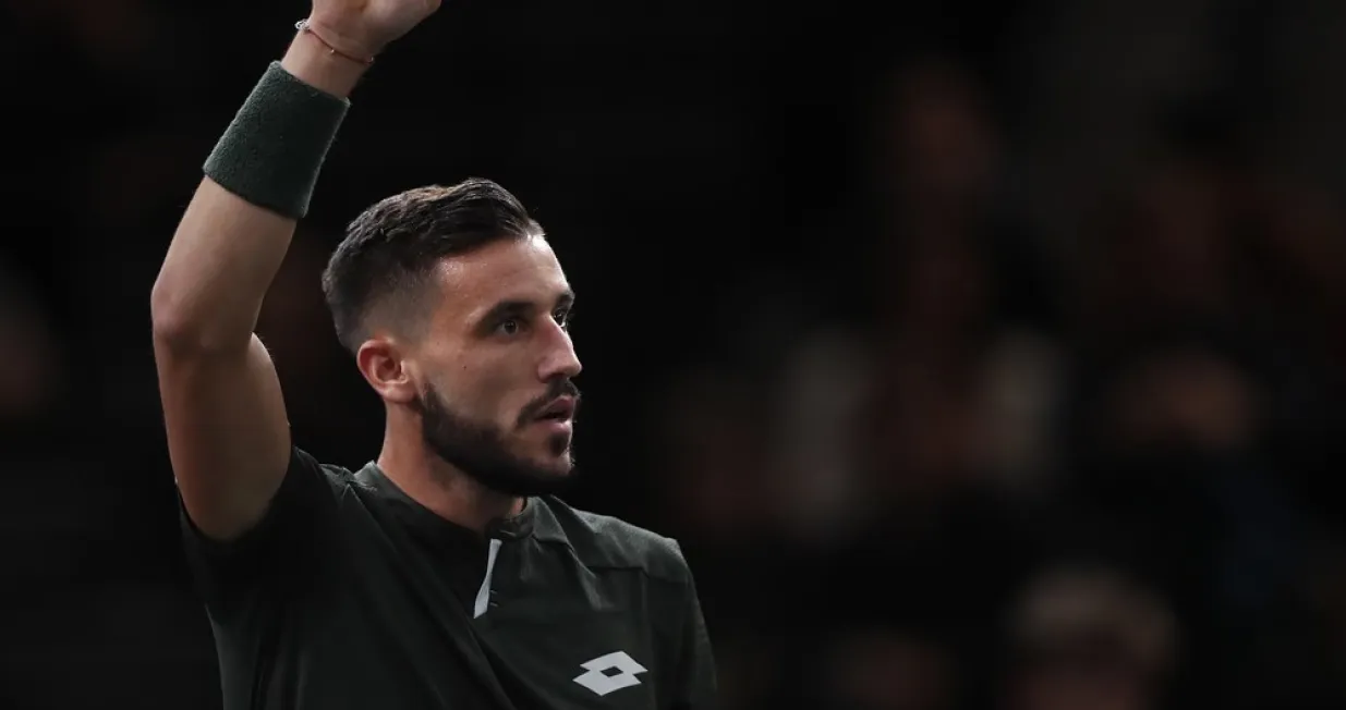 epa07956675 Damir Dzumhur of Bosnia Herzegovina reacts during his match against Benoit Paire of France at the Rolex Paris Masters tennis tournament in Paris, France, 28 October 2019. EPA-EFE/IAN LANGSDON