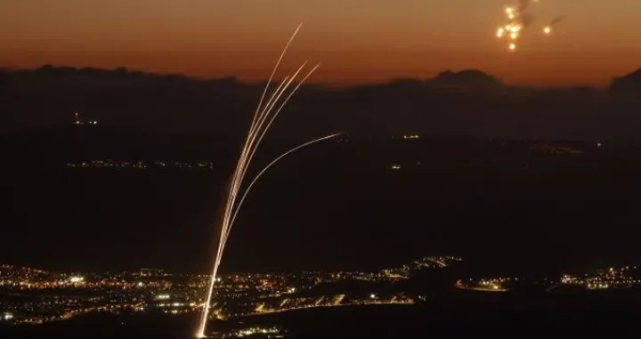 Ispaljeno je oko 320 raketa/X/