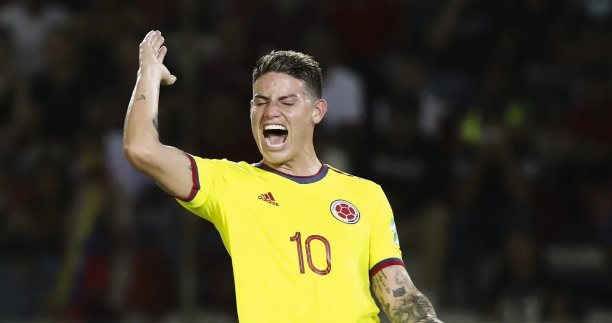 epa09859846 James Rodriguez of Colombia reacts during a soccer match of the South American qualifiers for the Qatar 2022 World Cup between Venezuela and Colombia, in Puerto Ordaz, Venezuela, 29 March 2022. EPA/Rayner Pena