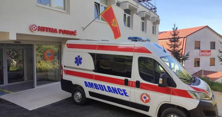 Sanitetsko vozilo, Hitna pomoć u Crnoj Gori, Crna Gora/