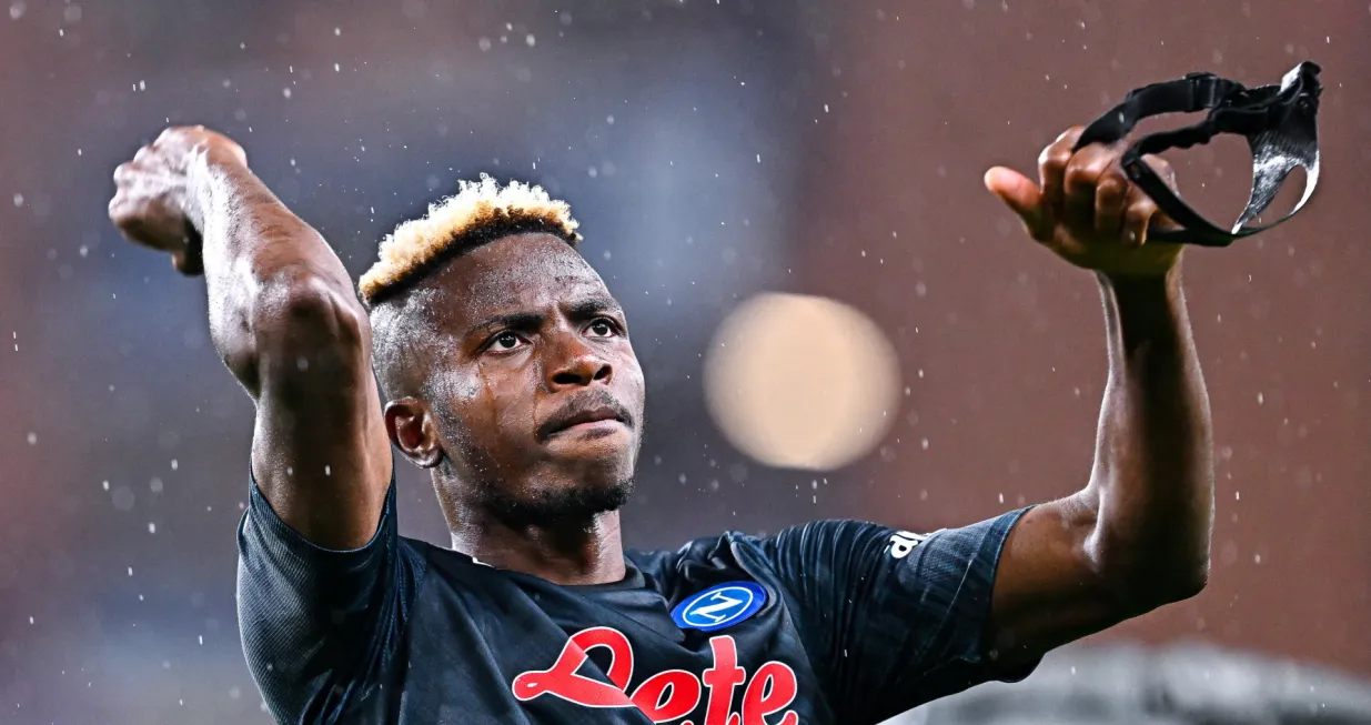 epa10396214 Napoli's Nigerian forward Victor Osimhen celebrates after the Italian Serie A soccer match Uc Sampdoria vs Ssc Napoli at Luigi Ferraris stadium in Genoa, Italy, 08 January 2023. EPA/Simone Arveda