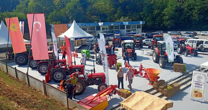 Sajam šljive gradačac mehanizacija/