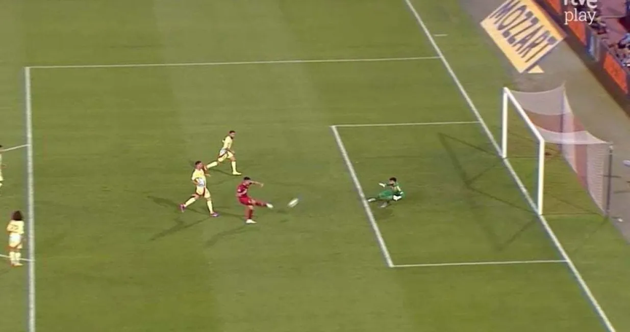 Luka Jović - promašaj protiv Španije