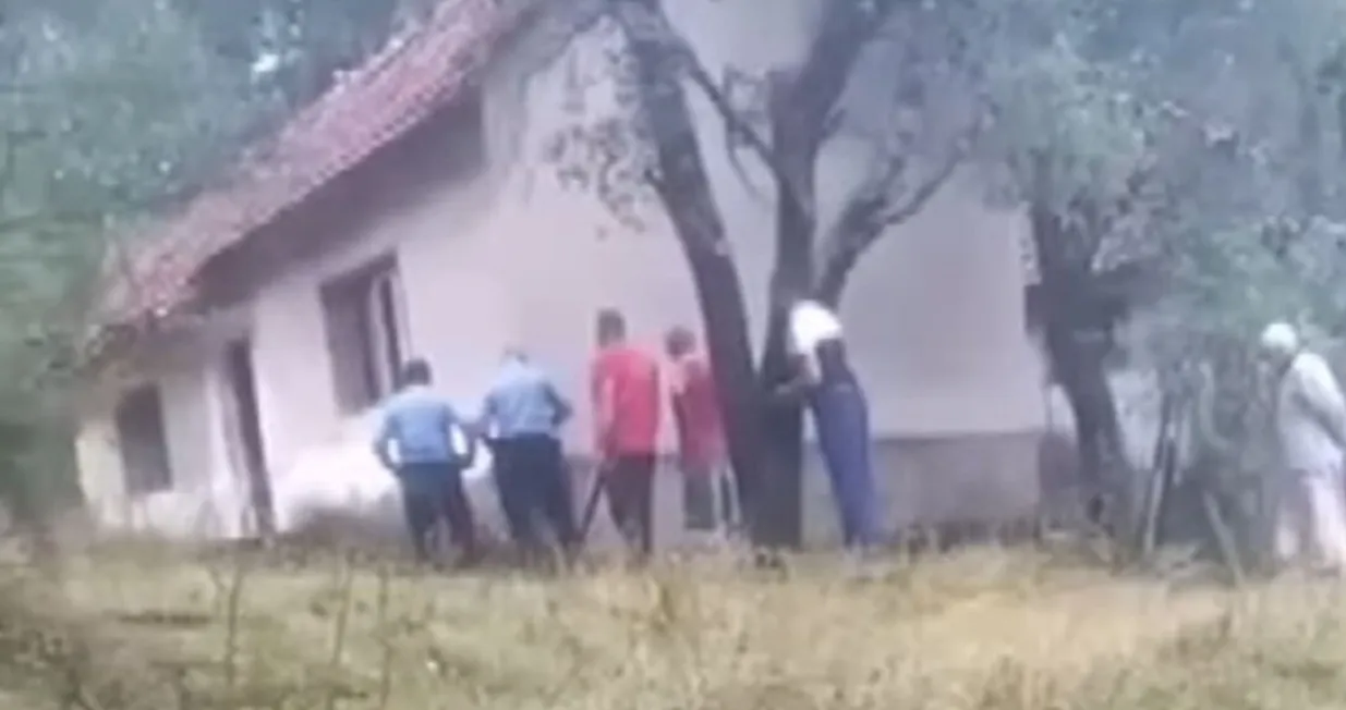 Migrant, Zovin Do, nevesinjsko selo, Nevesinje, drama u Nevesinju, migrant pucao na policiju i mje&scaron;tane/PrtSc/BN/