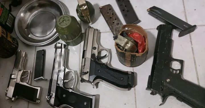 Oružje nađeno kod Antona Olive, pištolj/Mup Ks