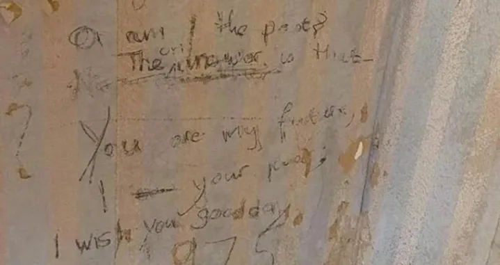 Poruka stara 50 godina/ Reddit/