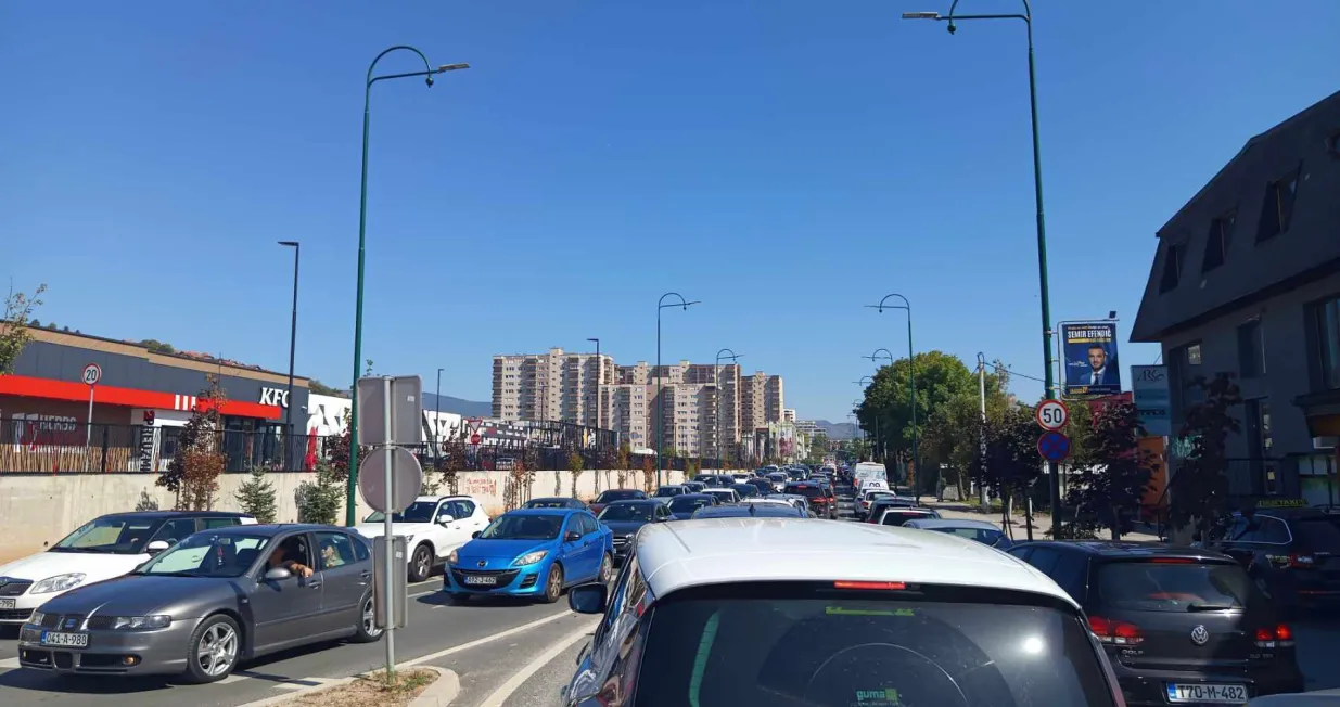 Formirane kolone vozila/Čitatelj/