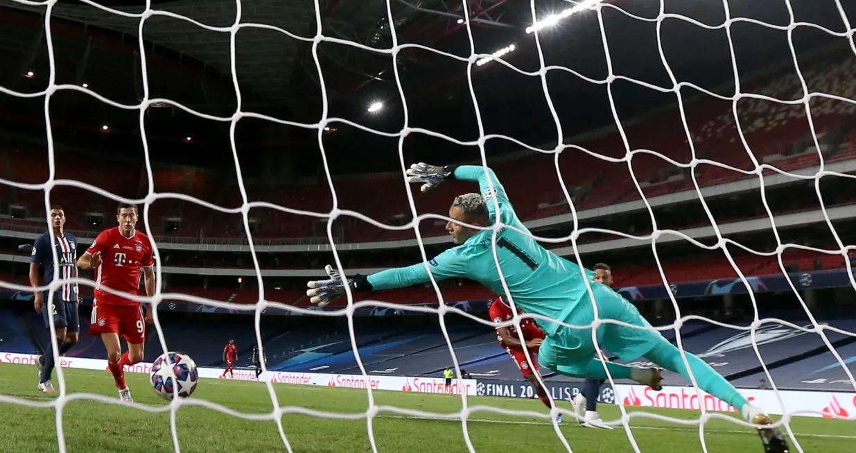 epa08621056 Keylor Navas, goalkeeper of PSG concedes the 0-1 by Kingsley Coman during the UEFA Champions League final between Paris Saint-Germain and Bayern Munich in Lisbon, Portugal, 23 August 2020. EPA/Miguel A. Lopes/POOL