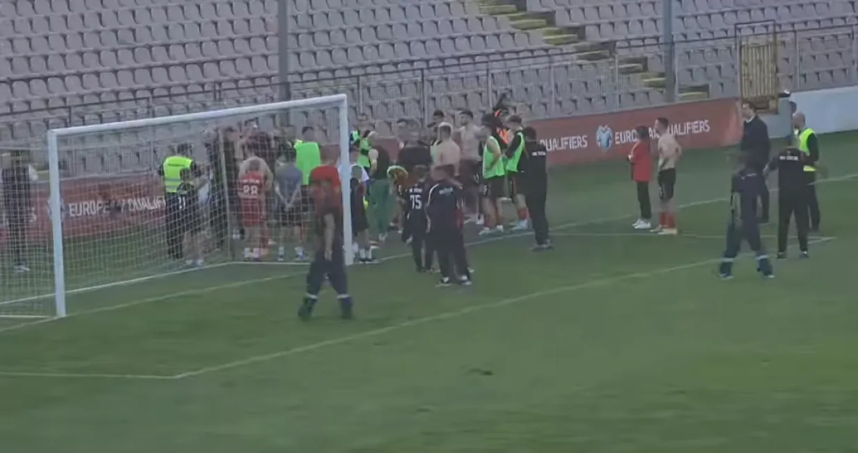 Robija&scaron;i skinuli dresove igračima Čelika