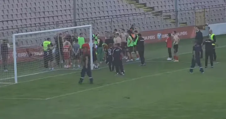 Robija&scaron;i skinuli dresove igračima Čelika