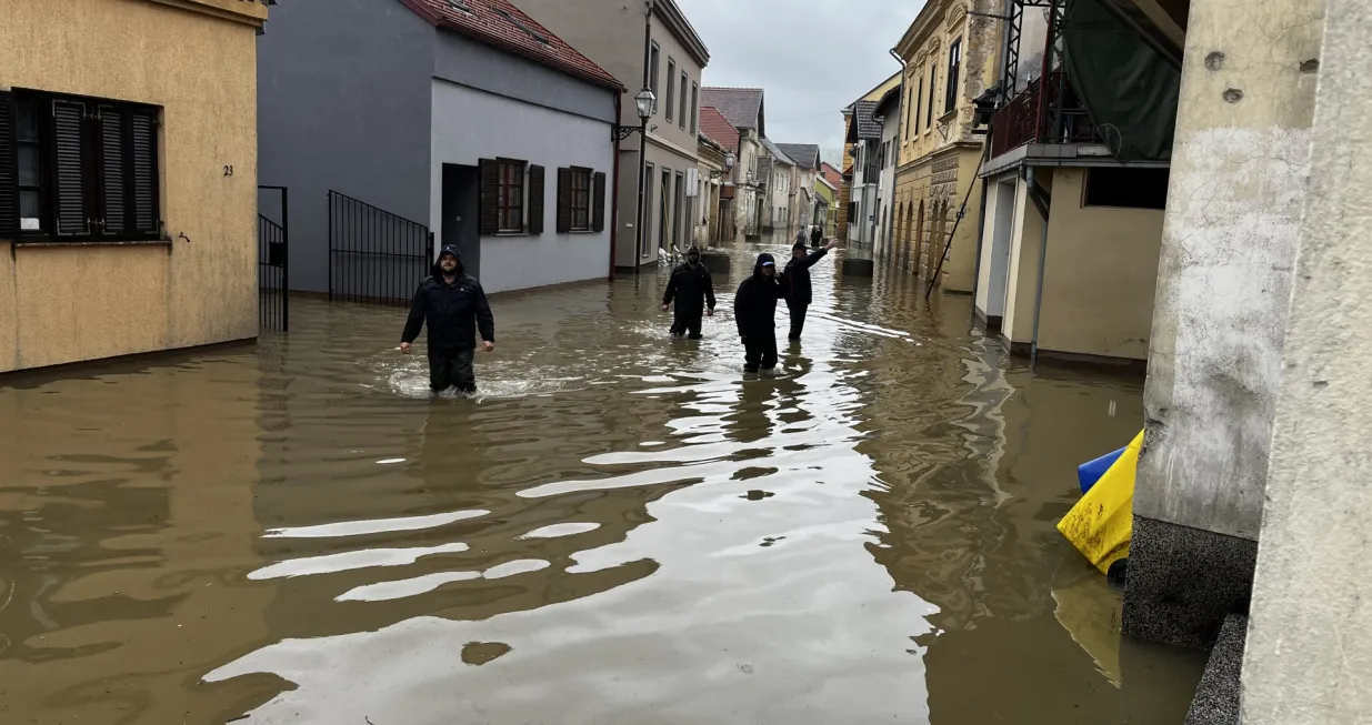 Zagreb, Hrvatska - 18. svibnja 2023:Ministarstvo unutarnjih poslova RH izvijestilo je detaljno o stanju na terenu u 14 hrvatskih županija u kojima su na snazi mjere obrane od poplava (MUP RH - Anadolu Agency)/�