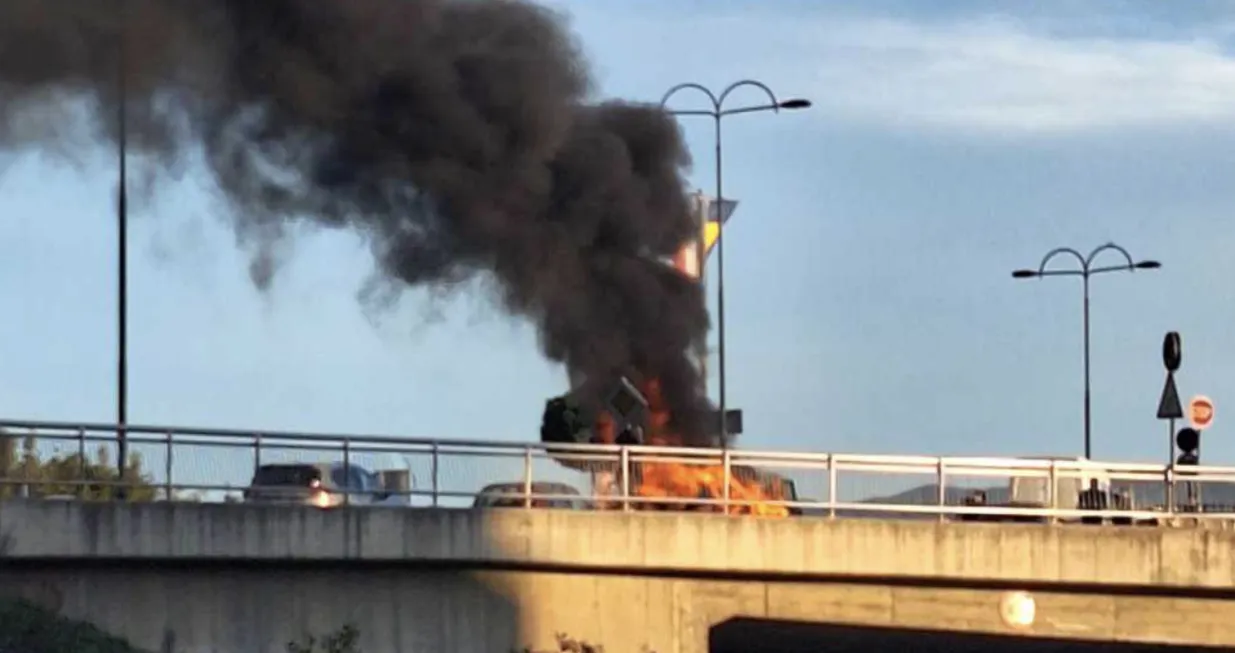 Zapaljen automobil/ Čitatelj/