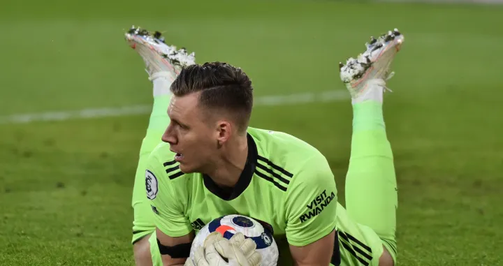 epa09129529 Arsenal goalkeeper Bernd Leno in action during the English Premier League soccer match between Sheffield United and Arsenal London in Sheffield, Britain, 11 April 2021. EPA/Rui Vieira/POOL EDITORIAL USE ONLY. No use with unauthorized audio, video, data, fixture lists, club/league logos or 'live' services. Online in-match use limited to 120 images, no video emulation. No use in betting, games or single club/league/player publications.