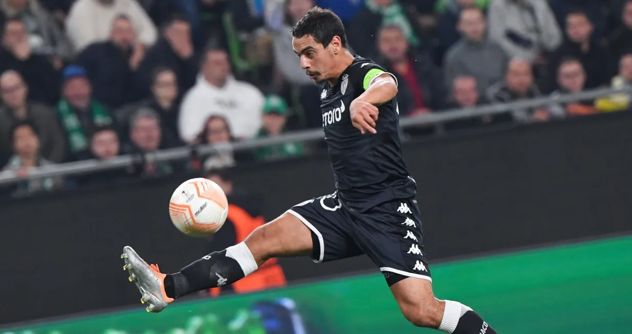 epa10270179 Wissam Ben Yedder of AS Monaco controls the ball during the UEFA Europa League Group H match between Ferencvaros and AS Monaco at Groupama Arena in Budapest, Hungary, 27 October 2022. EPA/Tibor Illyes HUNGARY OUT