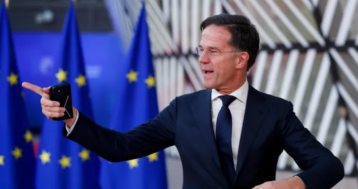 epa10366865 Dutch Prime Minister Mark Rutte reacts as he arrives for a European Council in Brussels, Belgium, 15 December 2022. EU leaders will meet in Brussels on the day to discuss Russia's war against Ukraine, energy and economy, security and defense issues as well as the EU's southern neighborhood and external relations. EPA/STEPHANIE LECOCQ/Stephanie Lecocq