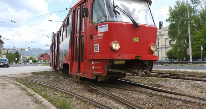 Danas poslijepodne do&scaron;lo je do saobraćajne nesreće na Marijin Dvoru u kojoj su učestvovali tramvaj i automobil/