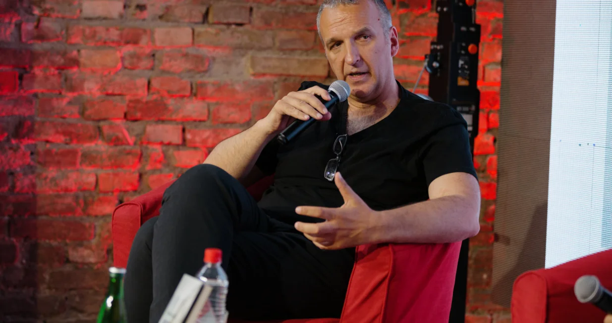 Predstavljanje knjige "Yesterday" u razgovoru autora Namika Kabila, urednice Marine Vujčić i Almina Kaplana/Vanja Ćerimagić/