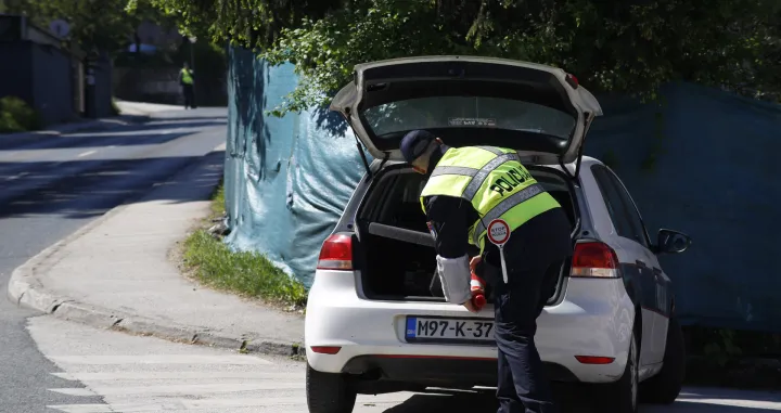 Dolazak delegacije iz Lukavice na obilježavanje 33 godine od napada na kolonu JNA u bivšoj Dobrovoljačkoj/Damir Deljo