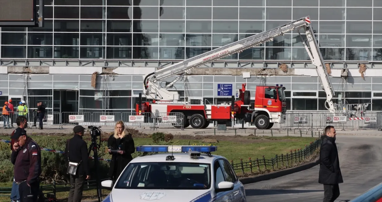 Srušila se nadstrešnica na Željezničkoj stanici u Novom Sadu/Anadolija