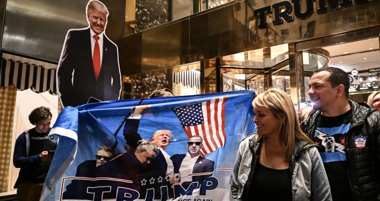 Slavlje pristalica Donalda Trumpa ispred Trump Towera na Manhattanu u New Yorku /ANADOLIJA/