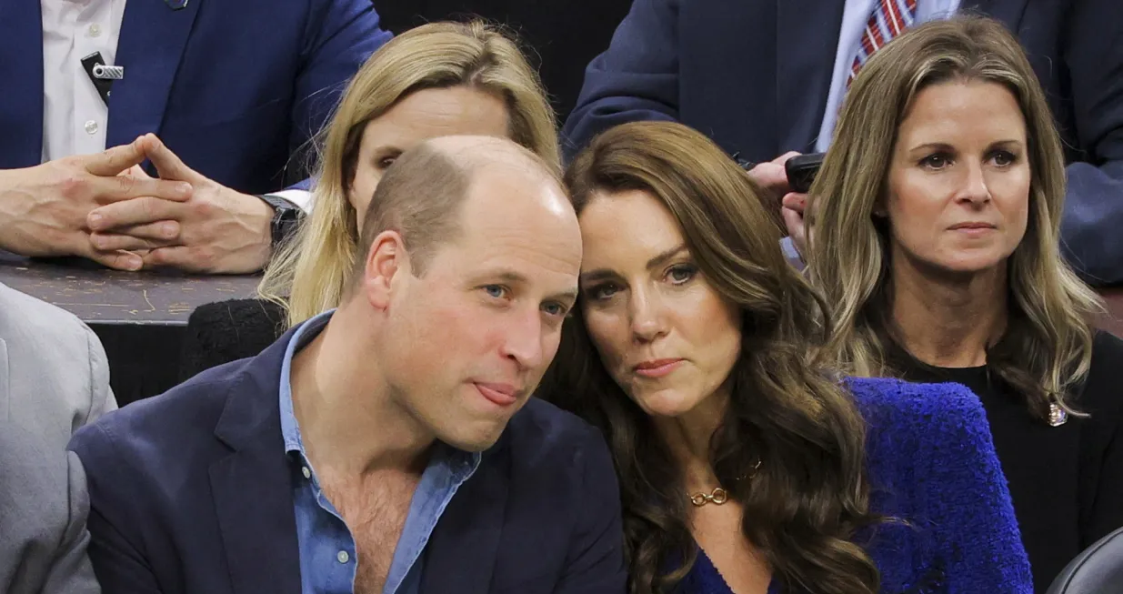 epaselect epa10340794 Britain's Prince William and Catherine, Princess of Wales attend the NBA game between the Boston Celtics and the Miami Heat at the TD Garden in Boston, Massachusetts, USA, 30 November 2022. The Prince and Princess of Wales will attend the Earthshot Prize Awards Ceremony in Boston on 02 December, according to the Royal Household. EPA/BRIAN SNYDER/POOL SHUTTERSTOCK OUT/Brian Snyder/Pool