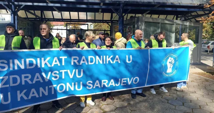 Okupljanje radnika KCUS-a/Jovanka Nina Todorović